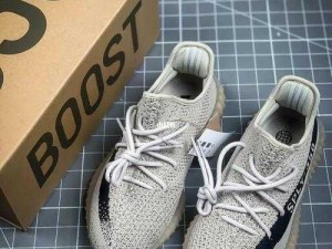 侃爷椰子 Yeezy350v2 亚洲限定配色  adiPRENE+ 缓震中底